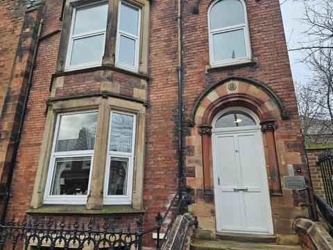 Carlisle City Centre. Spacious Apartment. Ideal location. Condo in Carlisle