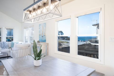 Oceanview Paradise Home Walk to Beach Trails Food Family Activities Maison in Montara