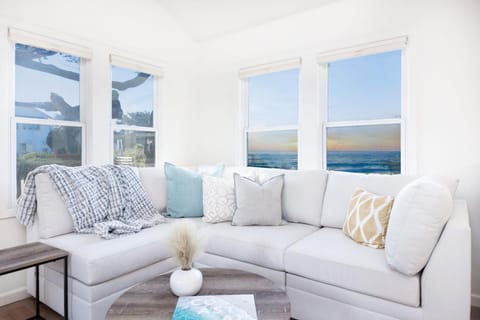 Oceanview Paradise Home Walk to Beach Trails Food Family Activities Maison in Montara
