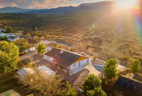 MountainView Zen Retreat with Hot Tub, Game Room, Close to Old Town Villa in Clarkdale