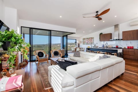 Whale Watch Headland Apartment in Woolgoolga