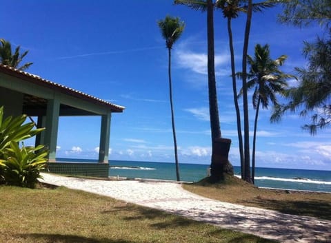 O Paraíso é aqui: Pé na Areia em Arembepe Condo in Arembepe