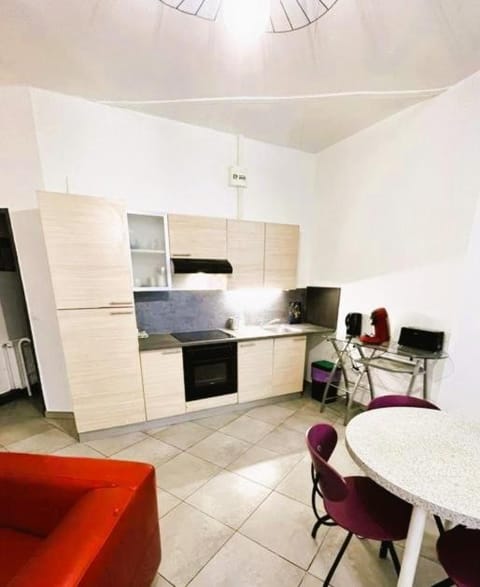 Spacious B'N'B - Gare St Roch & FREE Parking Apartment in Amiens