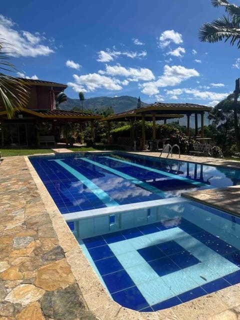Charming villa near to Medellín Metro and malls House in Copacabana