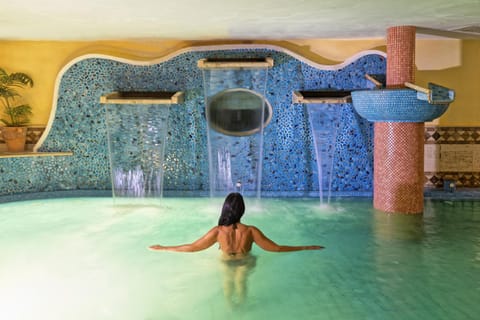 Hot Spring Bath, Spa and wellness centre/facilities