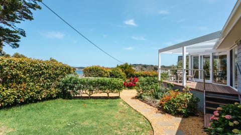 Spindrift Coastal Vista House in Flinders