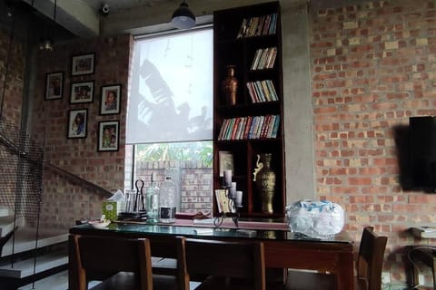 Library, Dining area