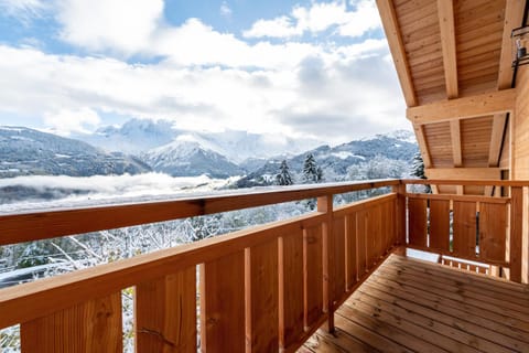 View (from property/room), Balcony/Terrace, Mountain view