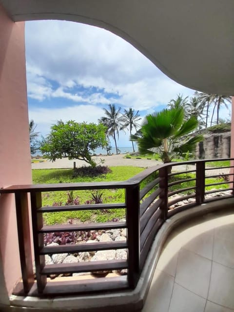 Patio, Day, Natural landscape, View (from property/room), Balcony/Terrace, Garden view, Sea view