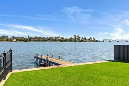 NEW - The Black Pelican House in Yarrawonga