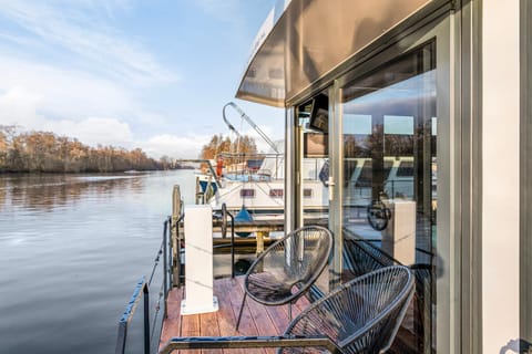 Charming Tiny Houseboat Escape Near Amsterdam Apartment in North Holland (province)
