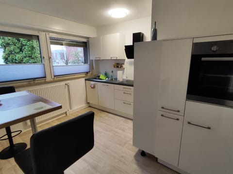 Kitchen or kitchenette, Dining area, dishwasher, minibar, pet friendly, stove