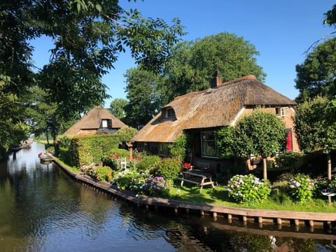 Plompeblad Suite Giethoorn House in Giethoorn