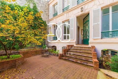 Beautiful 3-bedroom house in Levallois, 2 minutes from parisian subway, by Easyflat Apartment in Levallois-Perret