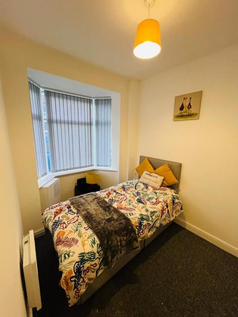 Luxury Double & Single Rooms with En-suite Private bathroom in City Centre Stoke on Trent Übernachtung mit Frühstück in Newcastle-under-Lyme