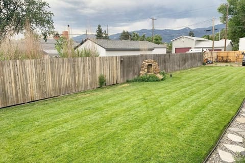 Charming Bungalow in Old North End-Pet Friendly! Haus in Colorado Springs
