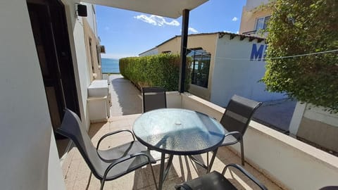 Calming Seaside Apartment Condo in Oroklini