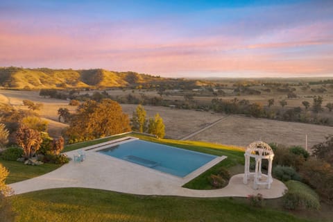Eagle Oak Ranch by AvantStay Views Pool Privacy Casa in Paso Robles
