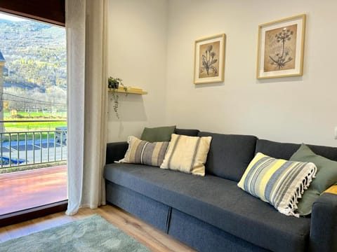 Encantador apartament amb un balcó únic al Pirineu by RURAL D'ÀNEU Condo in Esterri d'Àneu