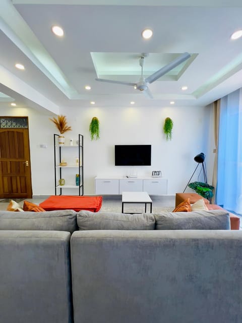 Nyali Luxury Apartments Mombasa AJ STAYS Condo in Mombasa