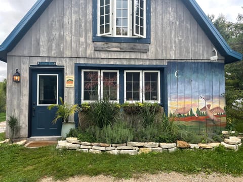 Three Sister's Cottage Barn House in Door County