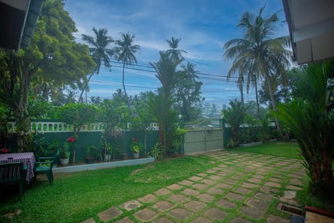 Red Palm Villa Villa in Hikkaduwa