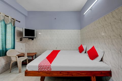 OYO Flagship Sai Ganesh Deluxe Lodge Hotel in Tirupati