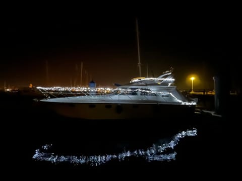 El yate de la Ría Docked boat in Vigo