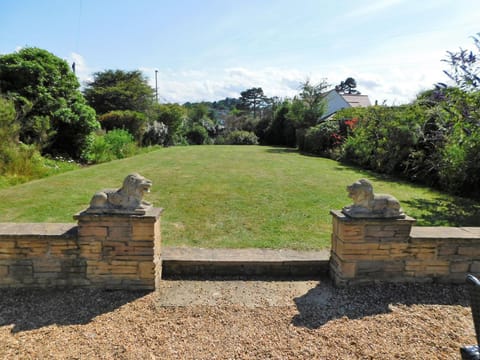 Property building, Garden