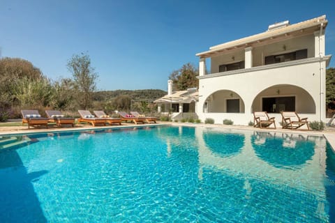 Property building, Swimming pool, Swimming pool