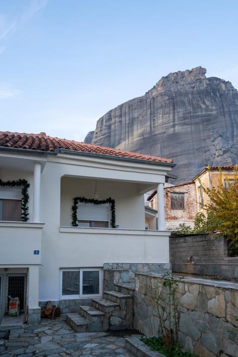 Property building, Day, Natural landscape, Mountain view