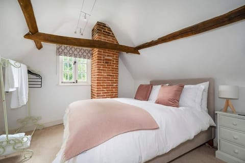 Dragonfly Cottage, Long Melford House in Babergh District