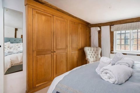 Dragonfly Cottage, Long Melford House in Babergh District