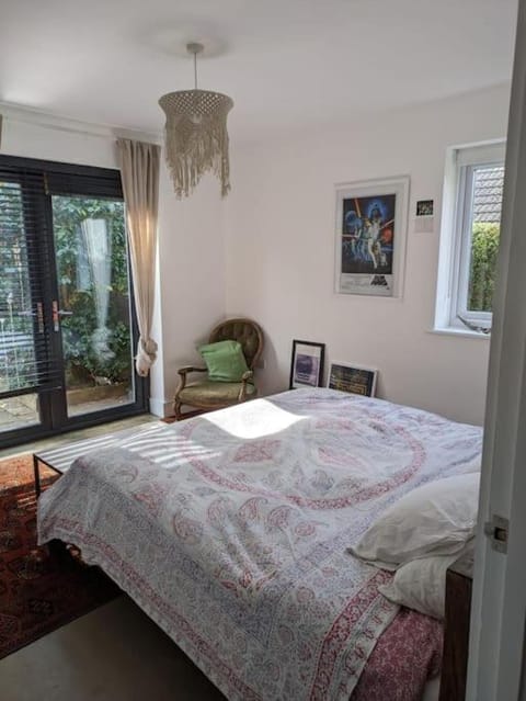 Cosy Garden View Room Vacation rental in East Grinstead