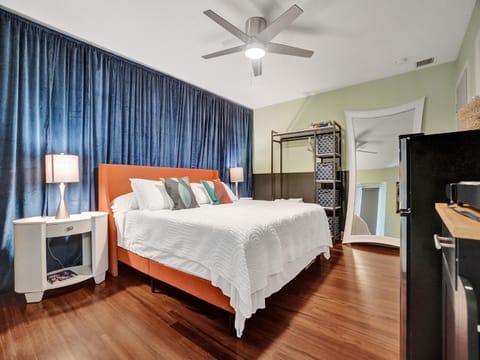 Gay Clothing Opt Studio in heated pool guesthouse Bed and Breakfast in Oakland Park