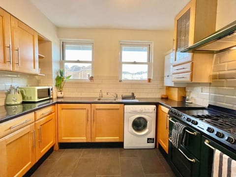 Kitchen or kitchenette, minibar, pet friendly, stove, washing machine