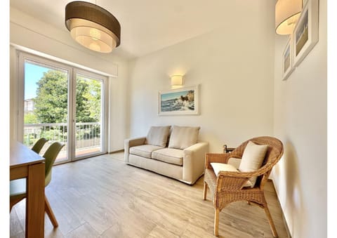 (3 suites in the sea) luxe apartment Condo in Viareggio