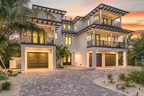 Shore is Something - 129 House in Lido Key