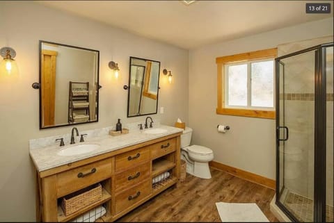 Serenity Tahoe Retreat and Hot Tub - 10 min to Northstar House in Tahoe Vista