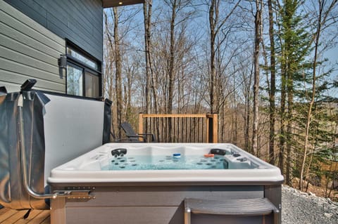 Tremblant Woodland Retreat Chalet in Mont-Tremblant
