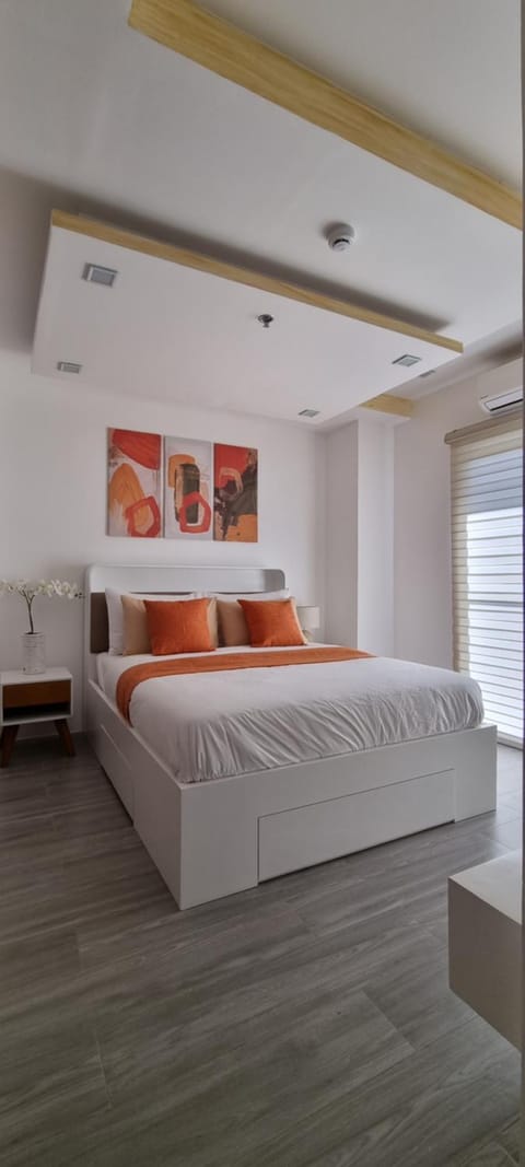 2 Bedroom ModernoNest Suites Haven Condo in Angeles