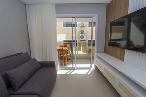 Nassau 203 - Excelente apartamento - Finamente mobiliado e decorado - À poucos metros da praia Condo in São José