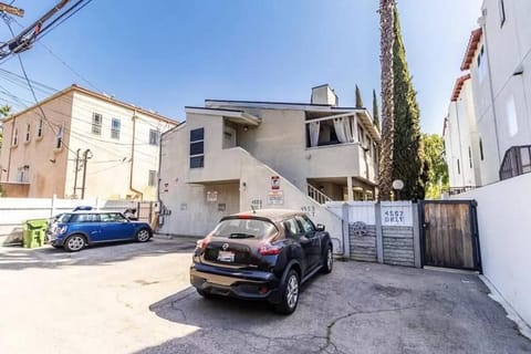ৎ୭ Valley Village Privacy Lux ৎ୭ House in Studio City