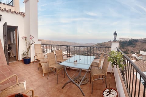 Balcony/Terrace, Dining area, Mountain view, Sea view