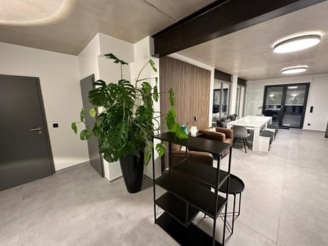 Luxuriöses Apartment direkt am Kanal 125 m² - youpartments Apartment in Münster