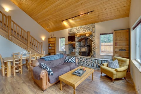 Pet-Friendly Easton Cabin with Deck and Fire Pit! Maison in King County