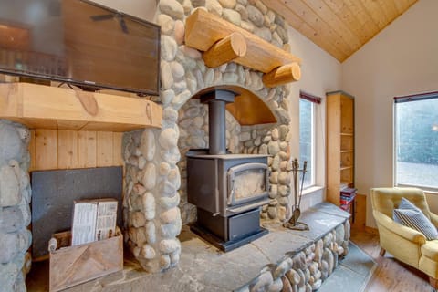 Pet-Friendly Easton Cabin with Deck and Fire Pit! Maison in King County