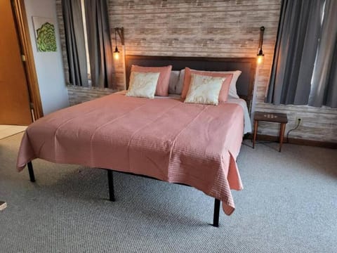 Entire 3 Bedroom Home in Rumbling Bald Resort Casa in Lake Lure