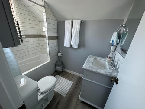 Spotless 2 Bedrooms Suite 2 in Winnipeg Apartment in Winnipeg