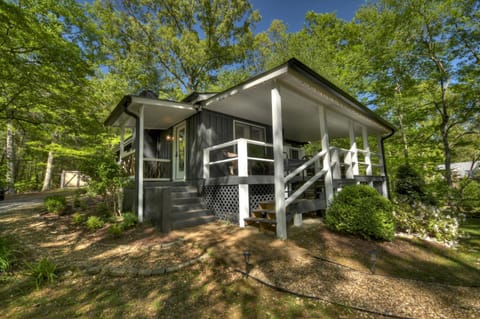 WET FEET RETREAT - Lake Blue Ridge Cottage Casa in Blue Ridge Lake